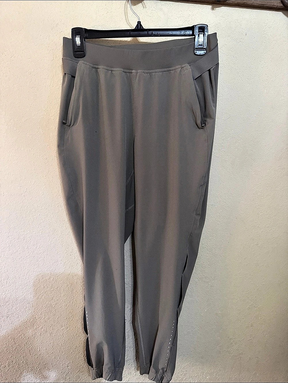 lululemon Lightweight adapted state high rise airflow jogger 
Pant Gray Size 6